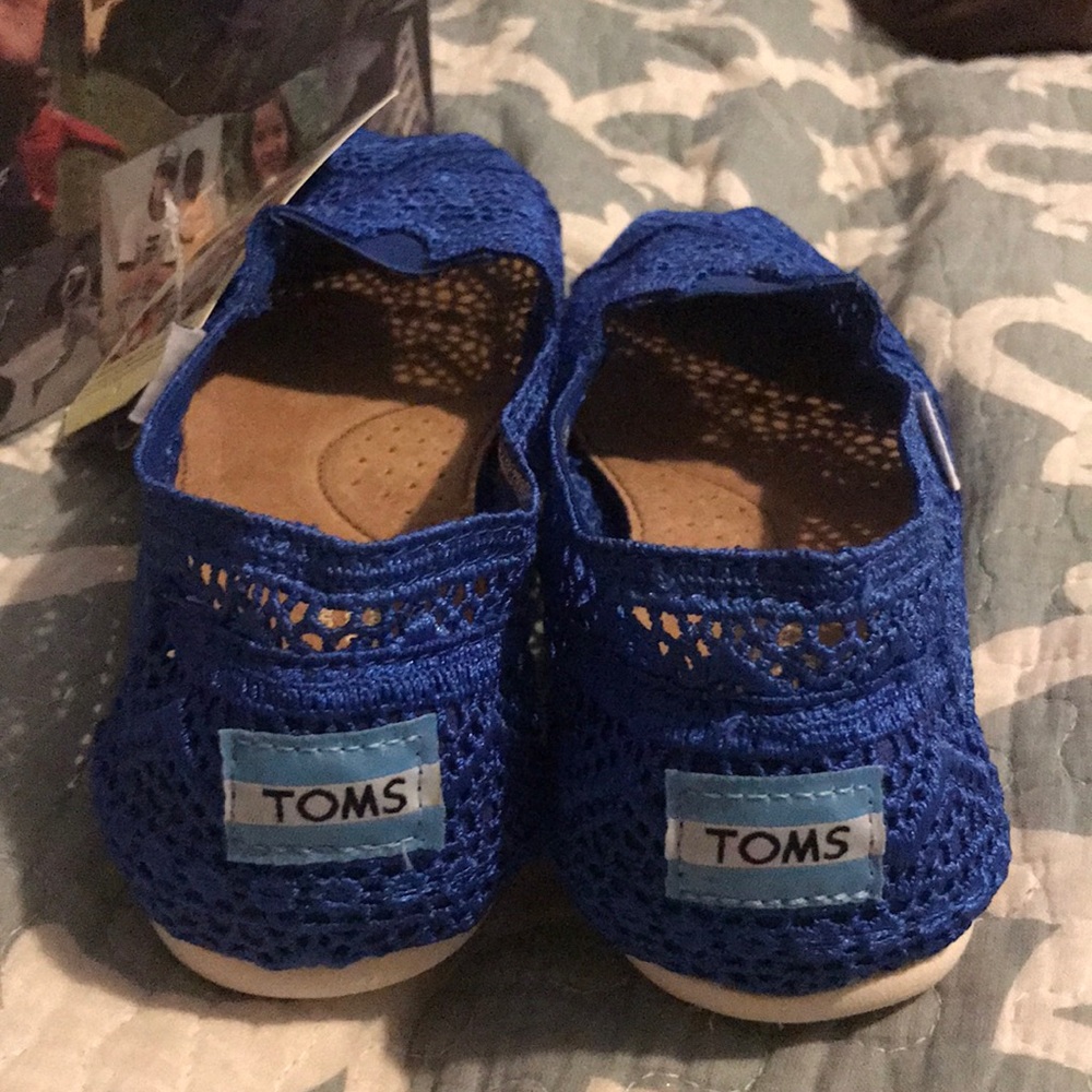 Toms - Picture 2 of 3